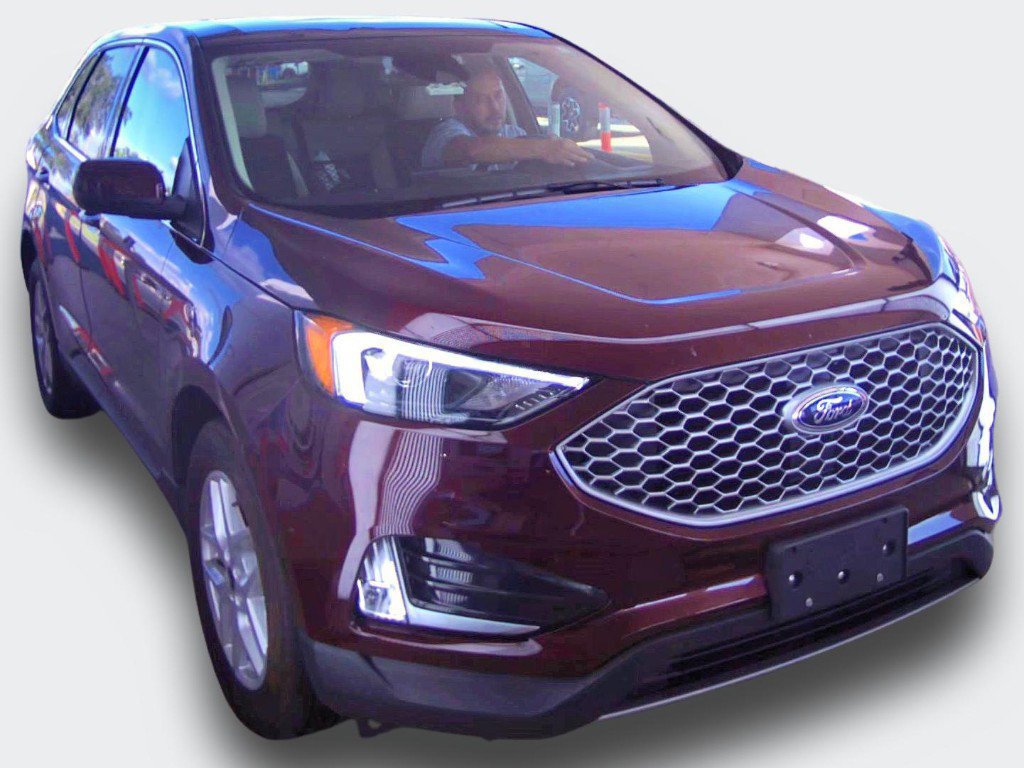 Used 2024 Ford Edge SEL w/ Convenience Package