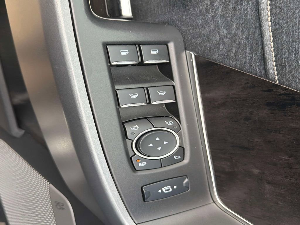 Used 2024 Ford F350 Lariat w/ Chrome Package AWD/4WD image 17