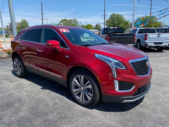 Used 2025 Cadillac XT5 Premium Luxury w/ Technology Package AWD/4WD image 7