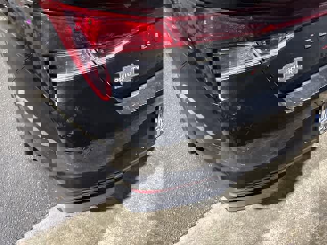 Used 2023 Hyundai Elantra SEL w/ Preferred Accessory Package image 11