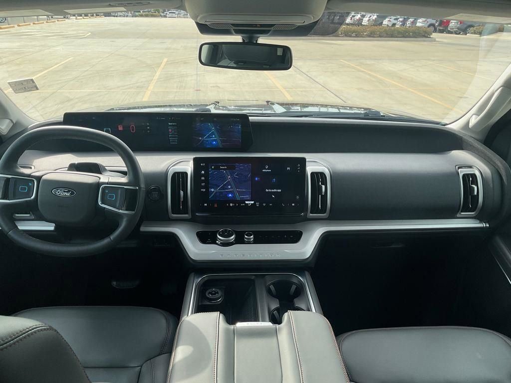 Used 2025 Ford Expedition Max Active RWD image 26