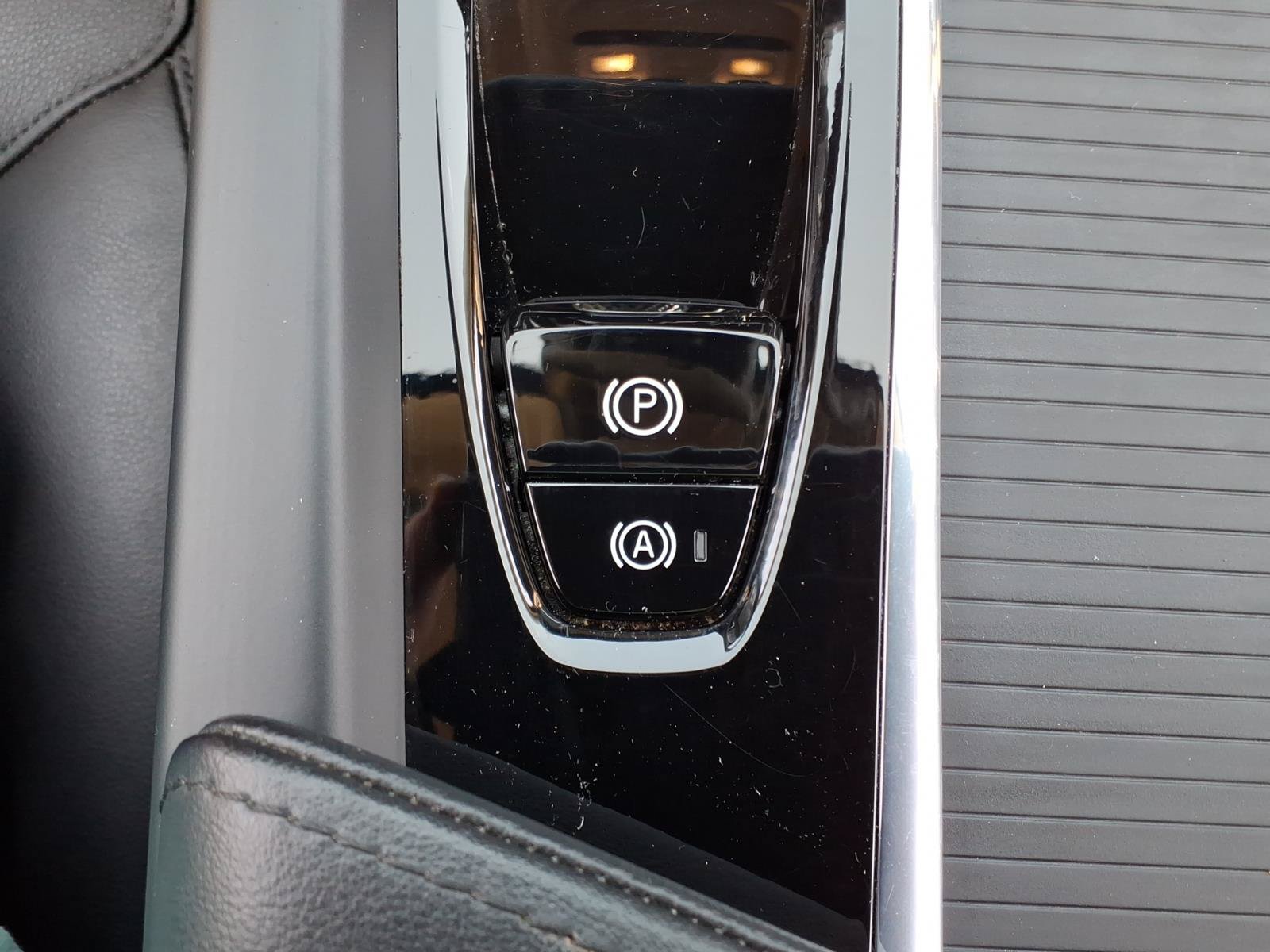 Used 2024 Volvo XC60 B5 Core w/ Protection Package Premier AWD/4WD image 15