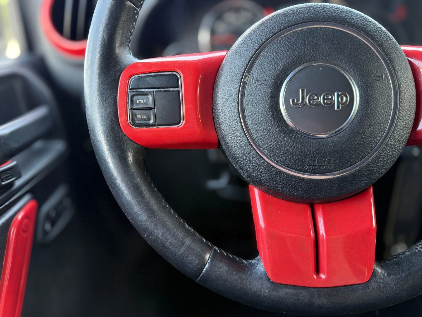 Used 2016 Jeep Wrangler Unlimited Sahara image 23