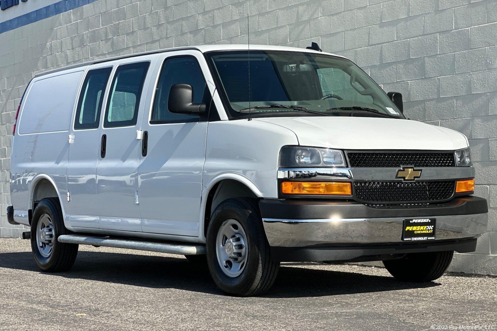 Used 2025 Chevrolet Express 2500 w/ Driver Convenience Package RWD image 1