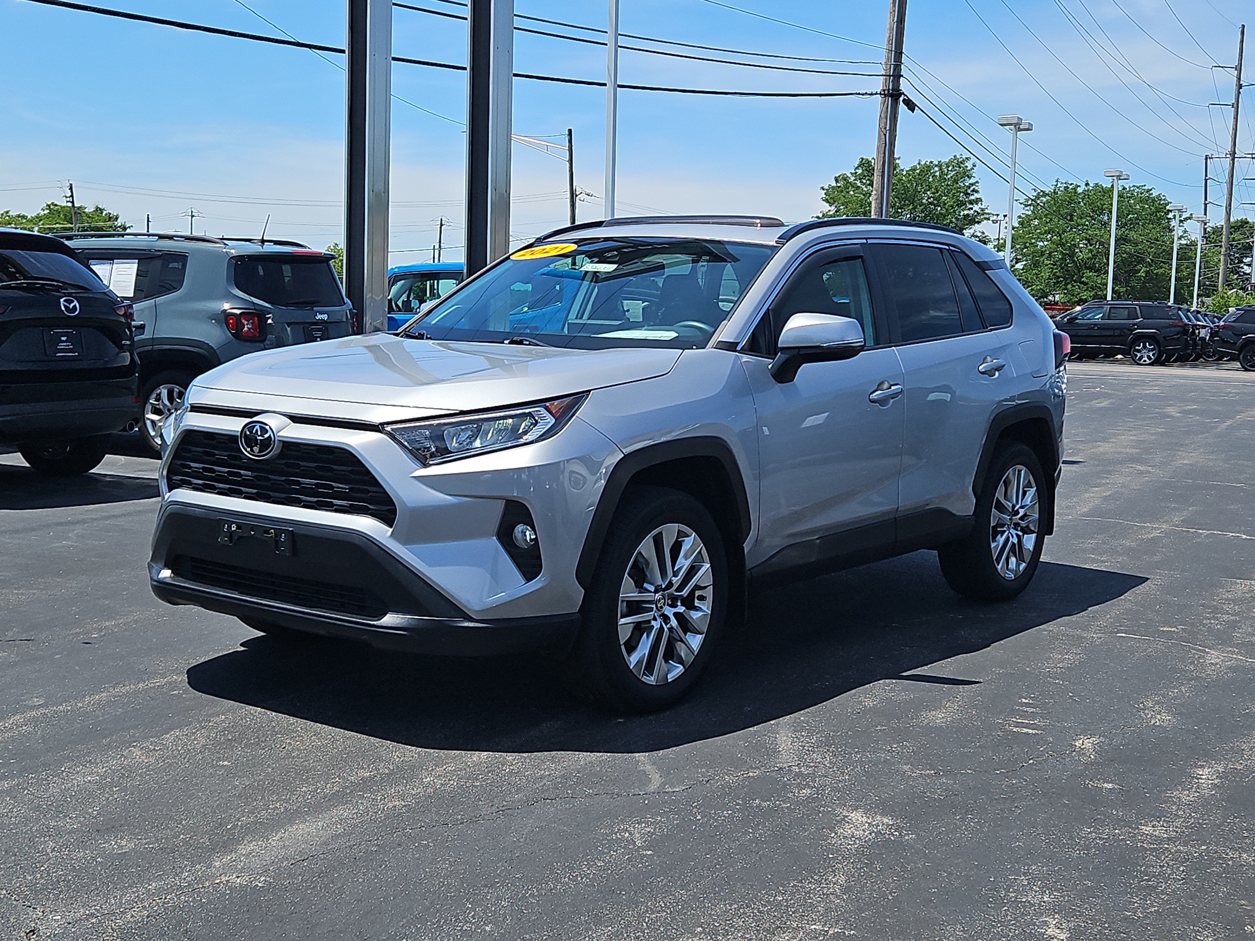 Used 2021 Toyota RAV4 XLE Premium AWD/4WD image 30