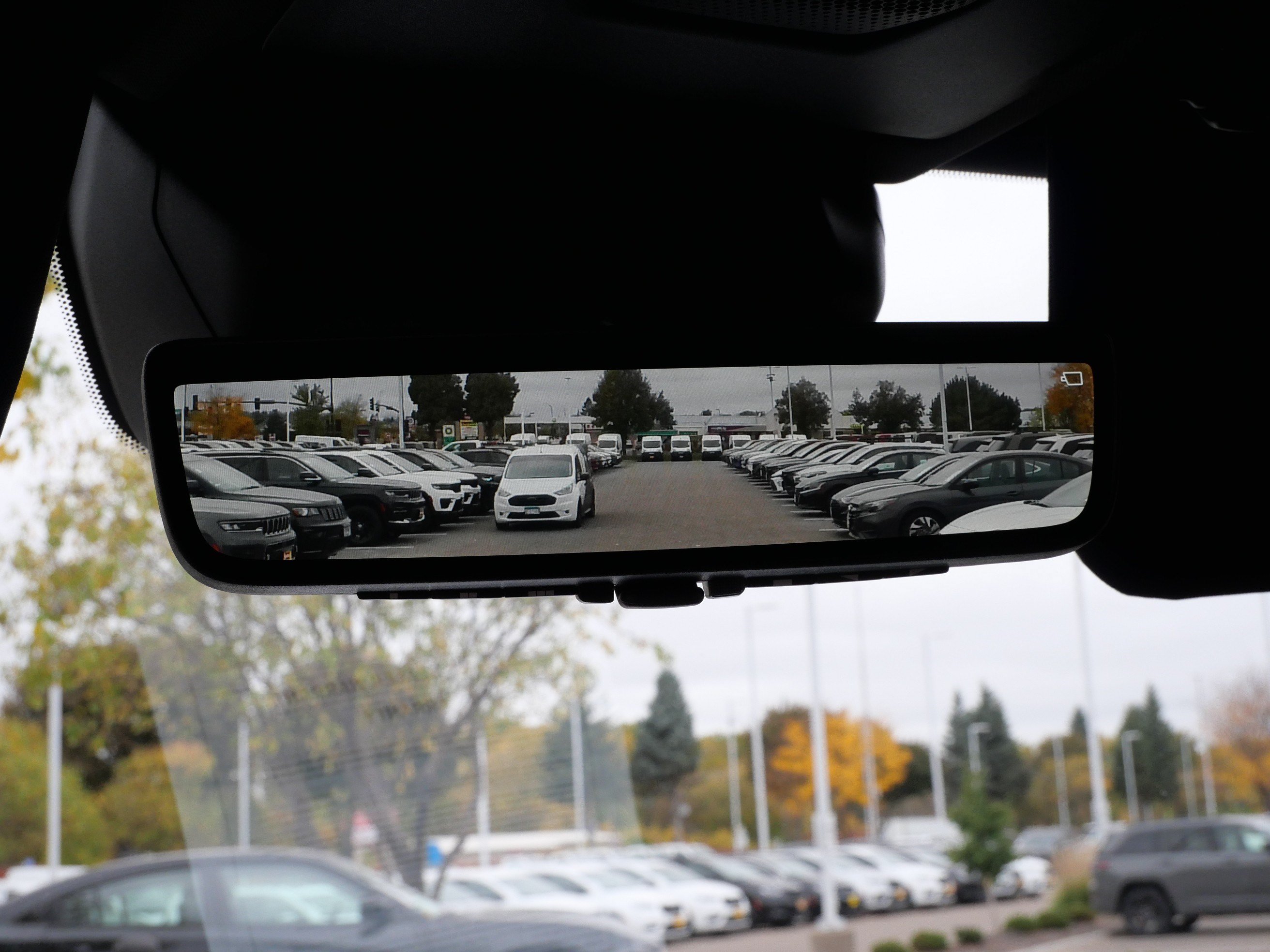 Used 2025 Lexus GX 550 w/ Accessory Package (2T) AWD/4WD image 32