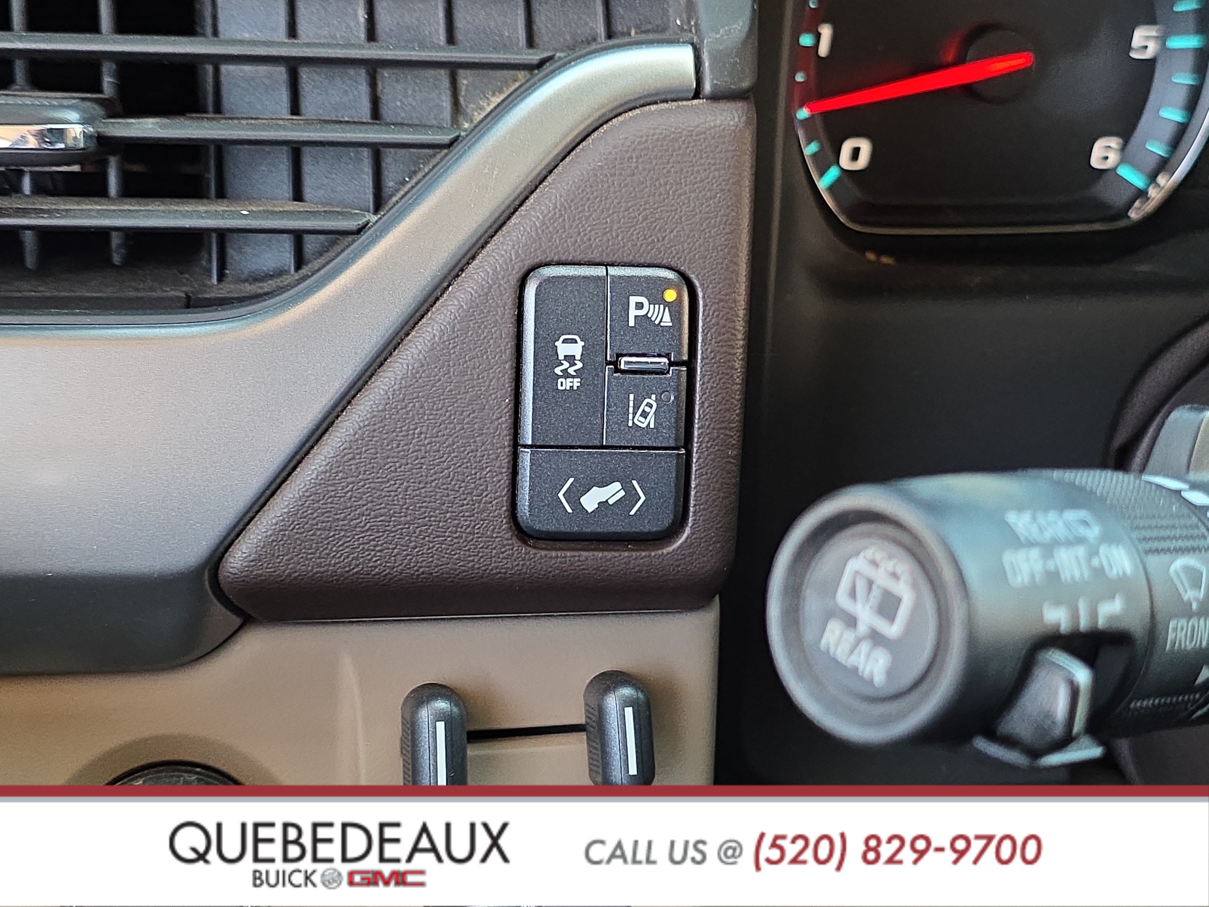 Used 2015 Chevrolet Tahoe LTZ AWD/4WD image 25