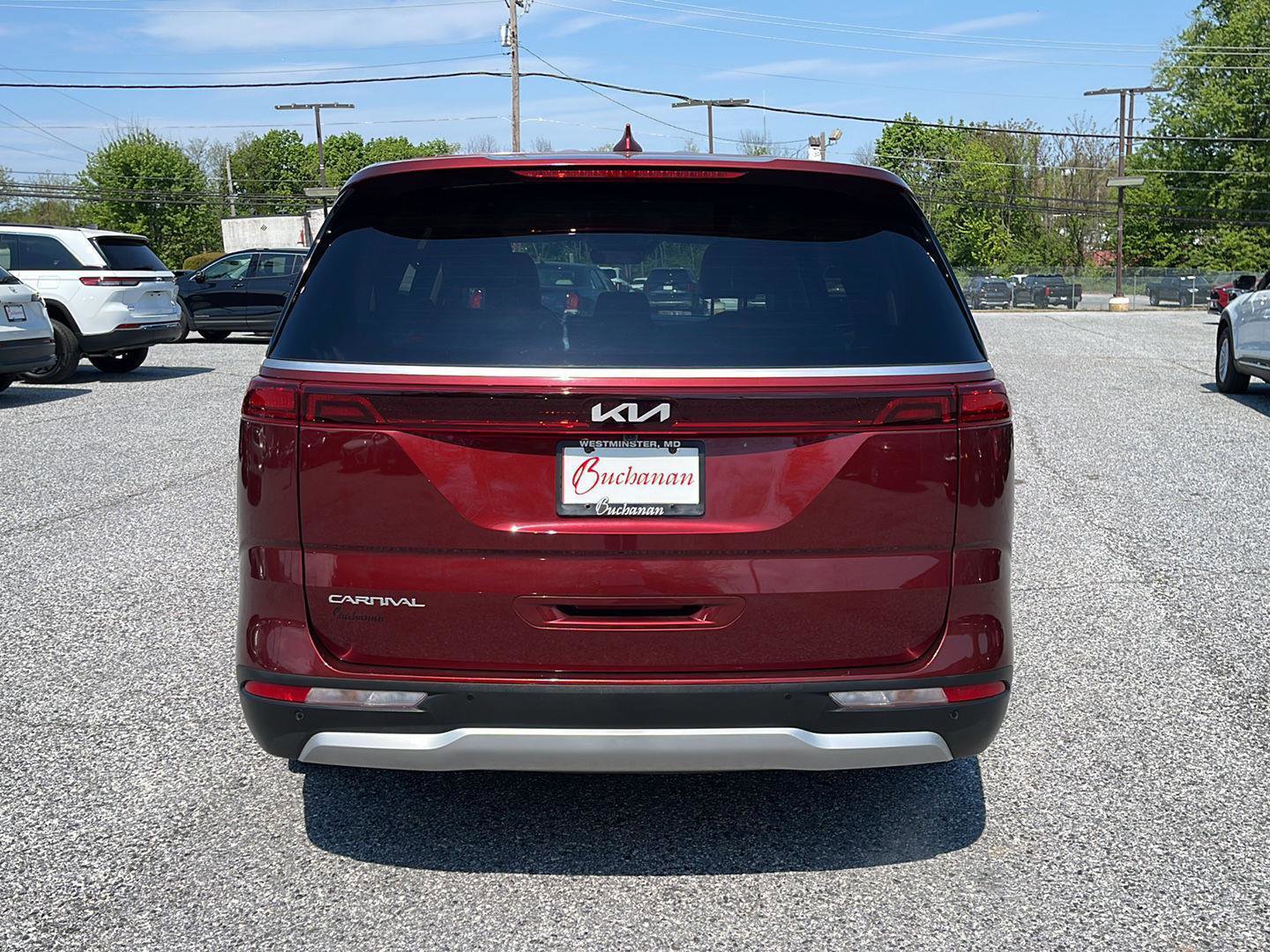 Used 2024 Kia Carnival LX FWD image 3