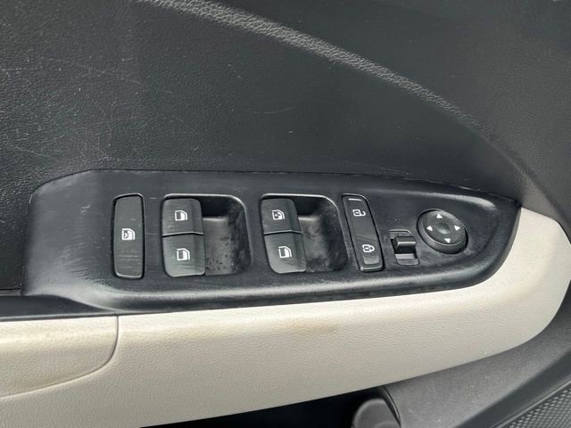 Used 2023 Hyundai Venue SEL w/ Cargo Package image 14