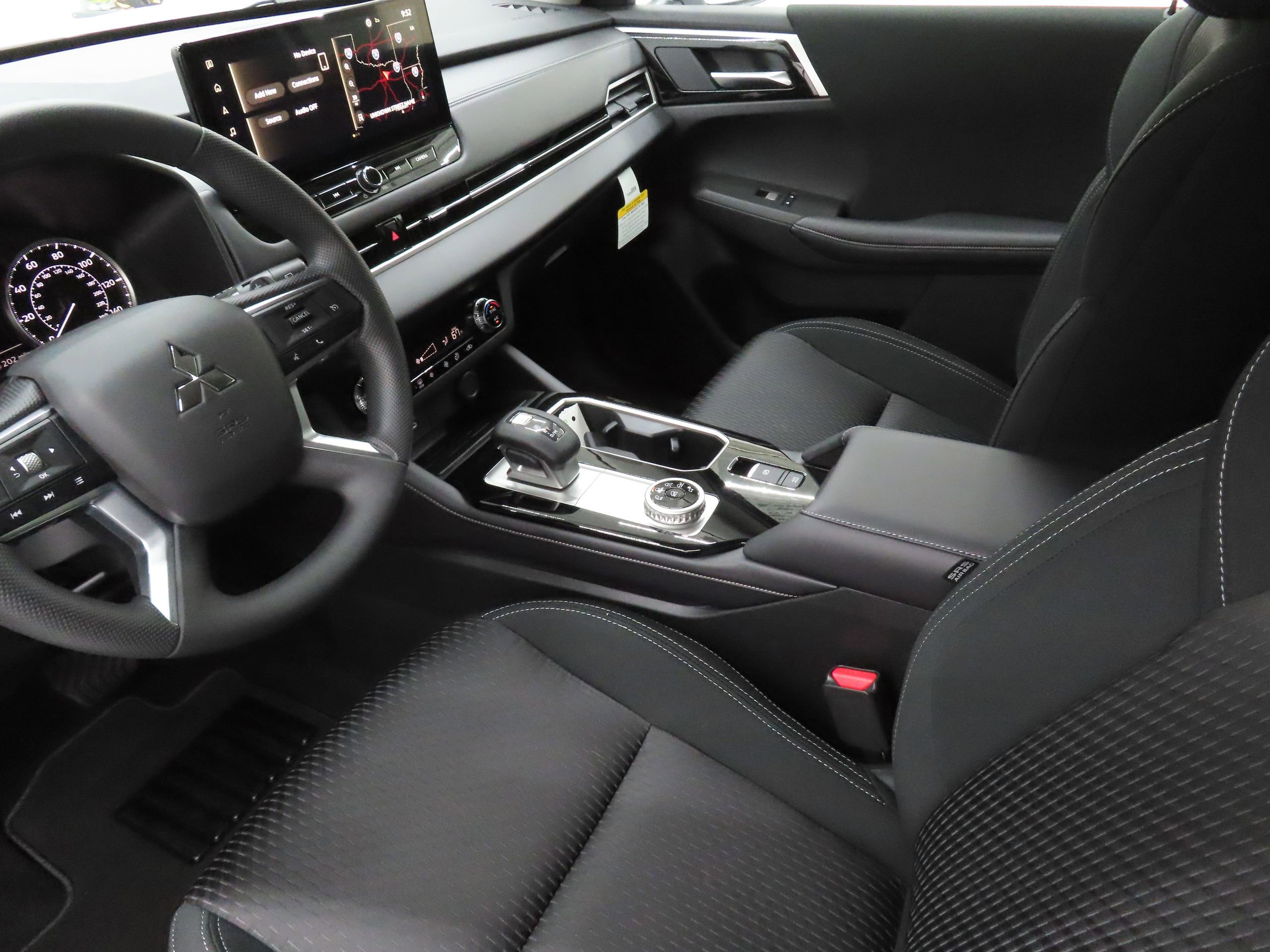 New 2026 Mitsubishi Outlander ES image 17