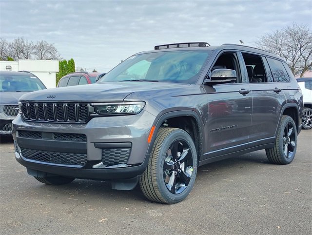 New 2025 Jeep Grand Cherokee L Altitude image 11