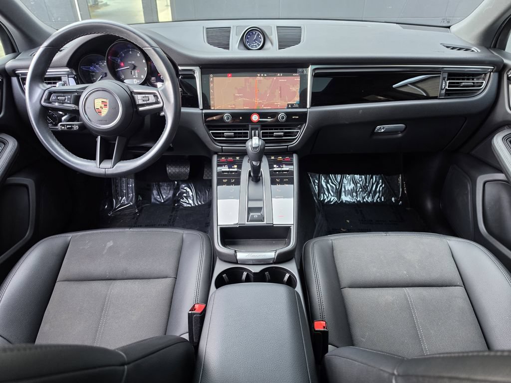 Certified 2023 Porsche Macan AWD/4WD image 11