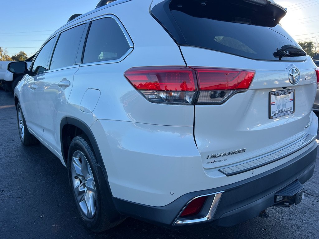 Used 2017 Toyota Highlander Limited AWD/4WD image 6