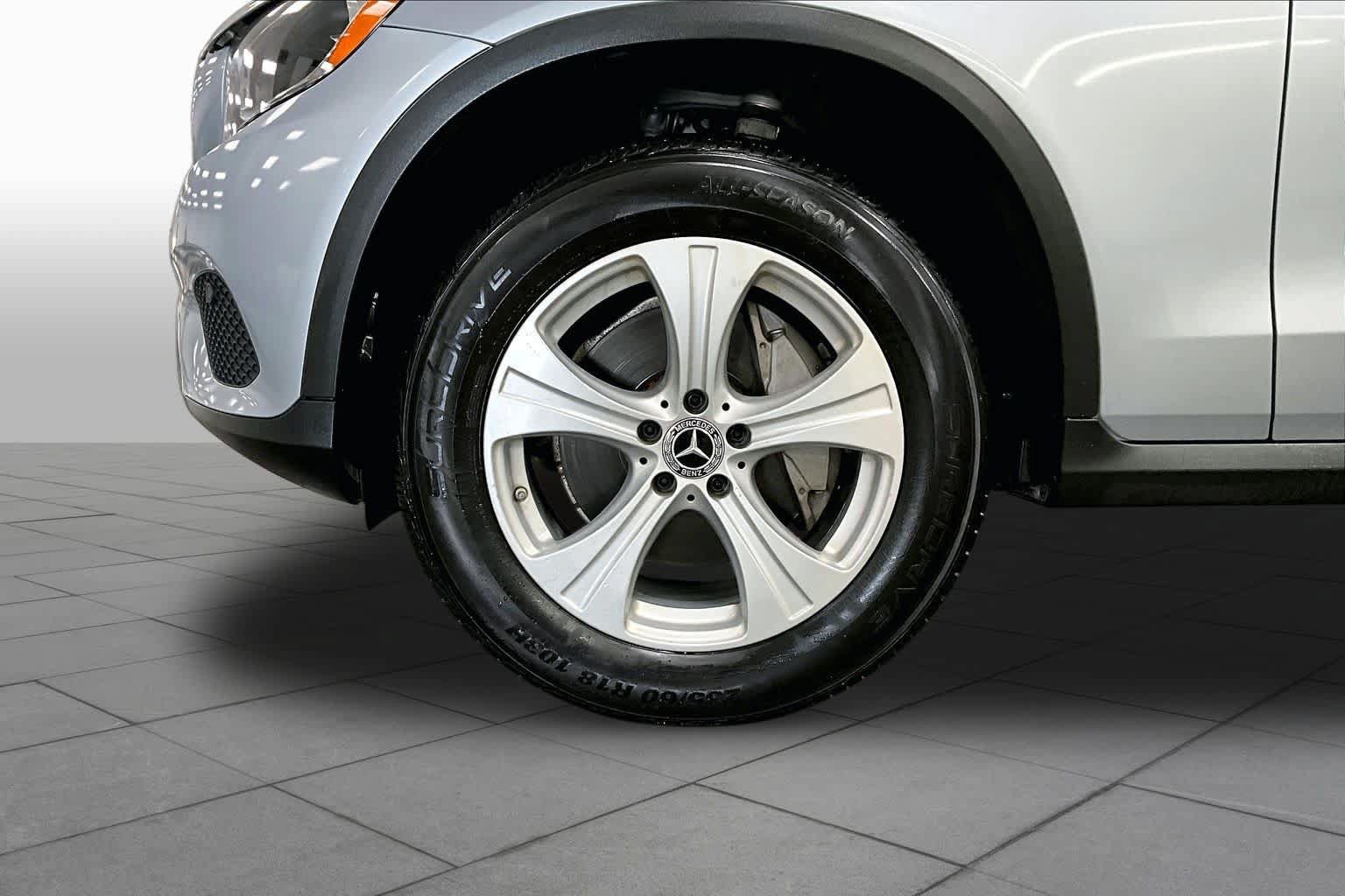 Used 2018 Mercedes-Benz GLC 300 4MATIC image 11