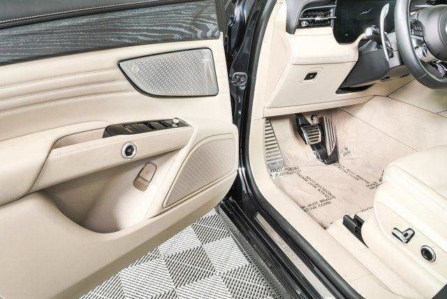 Used 2023 Maserati Grecale Modena AWD/4WD image 9