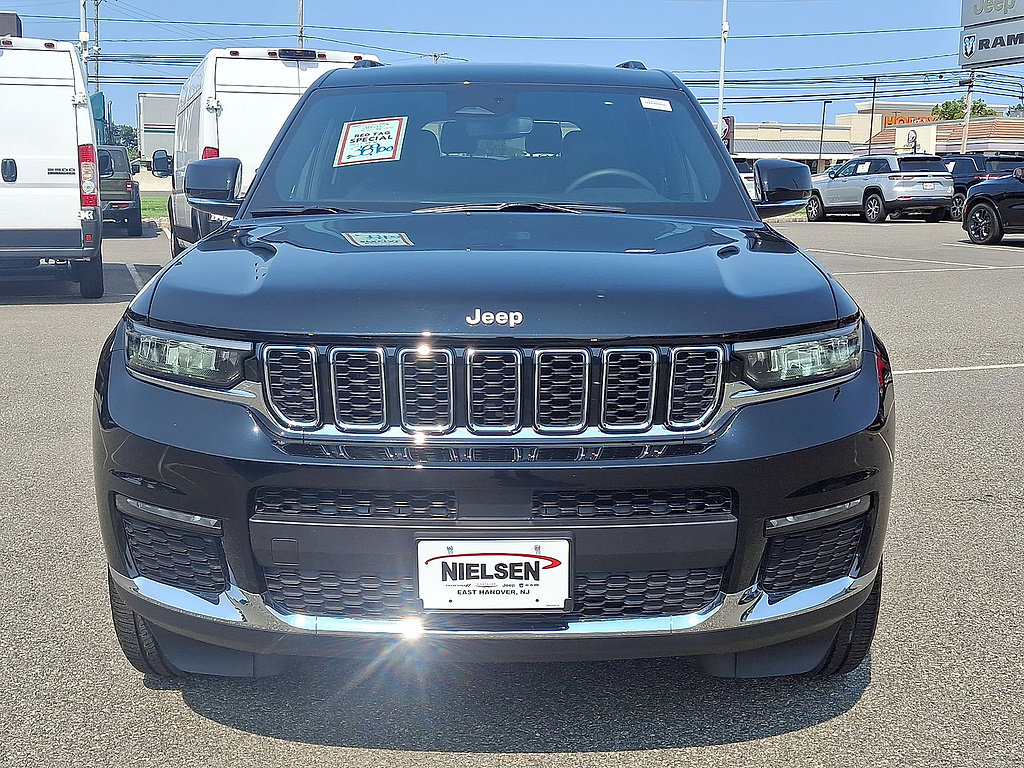 Used 2024 Jeep Grand Cherokee L Limited AWD/4WD image 35