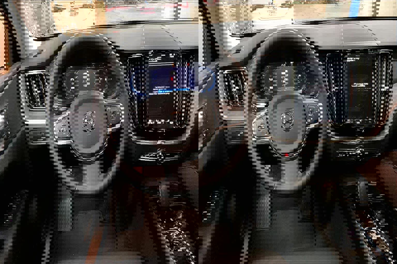 Used 2025 Volvo XC60 B5 Core w/ Protection Package Premier image 8