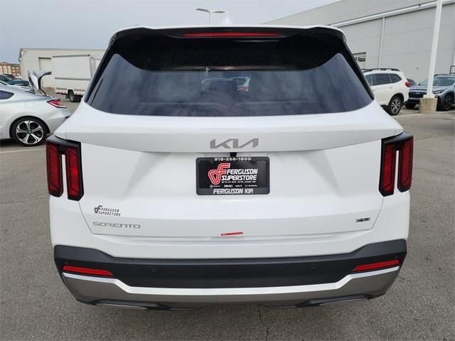 New 2026 Kia Sorento S image 4