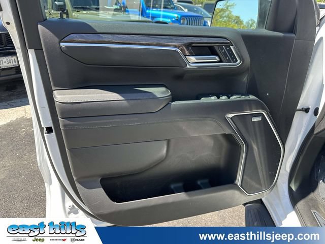 Used 2023 Chevrolet Silverado 1500 LTZ w/ LTZ Convenience Package II AWD/4WD image 14