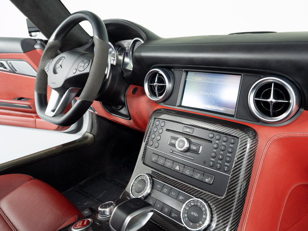 Used 2012 Mercedes-Benz SLS AMG Roadster image 28