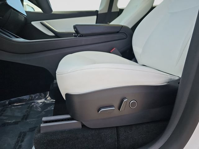 Used 2021 Tesla Model Y Long Range AWD/4WD image 22