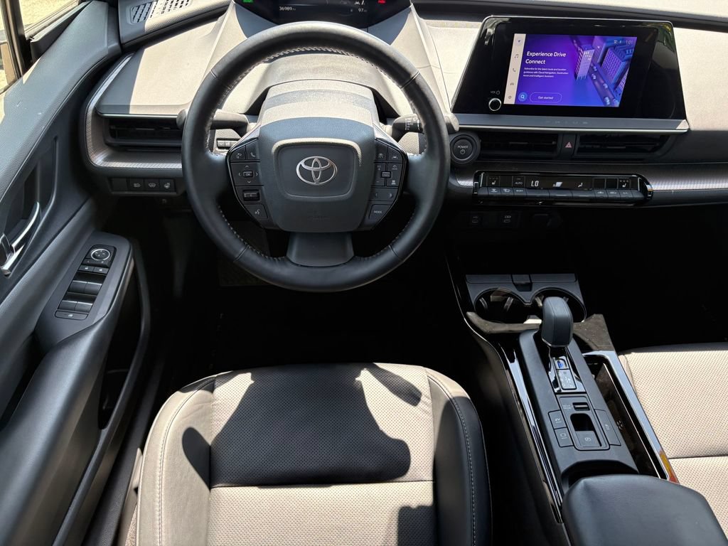 Used 2024 Toyota Prius XLE FWD image 17