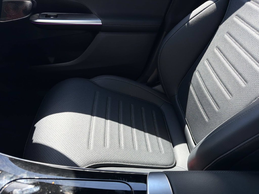 Used 2026 Mercedes-Benz GLC 300 4MATIC image 16