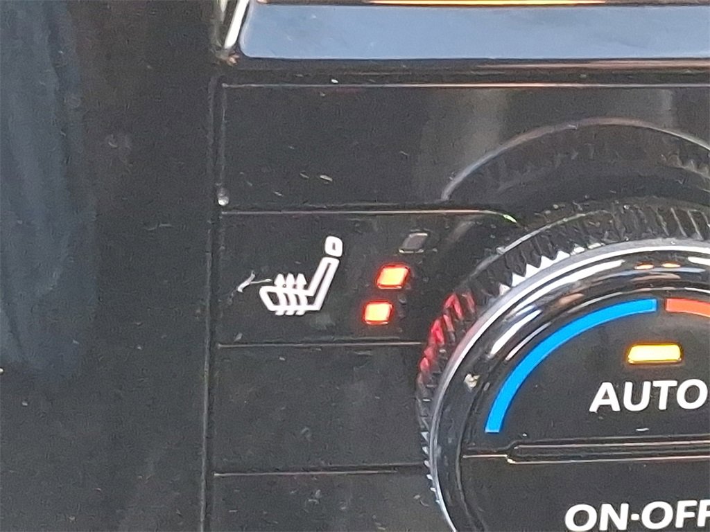 Used 2023 Nissan Rogue SL w/ SL Premium Package image 11