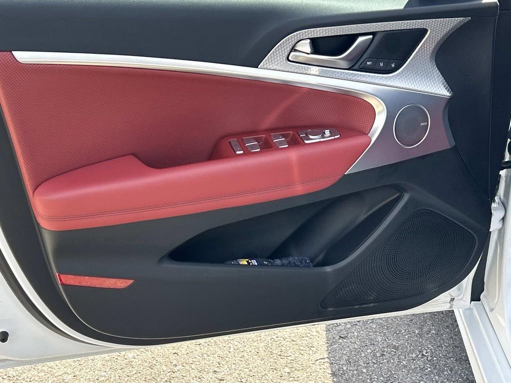 Used 2023 Genesis G70 2.0T w/ Sport Prestige Package image 17