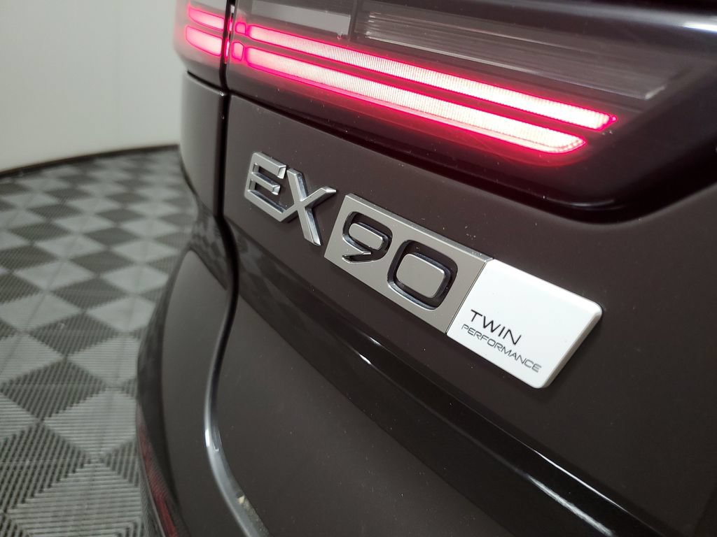 Used 2025 Volvo EX90 Ultra AWD/4WD image 8