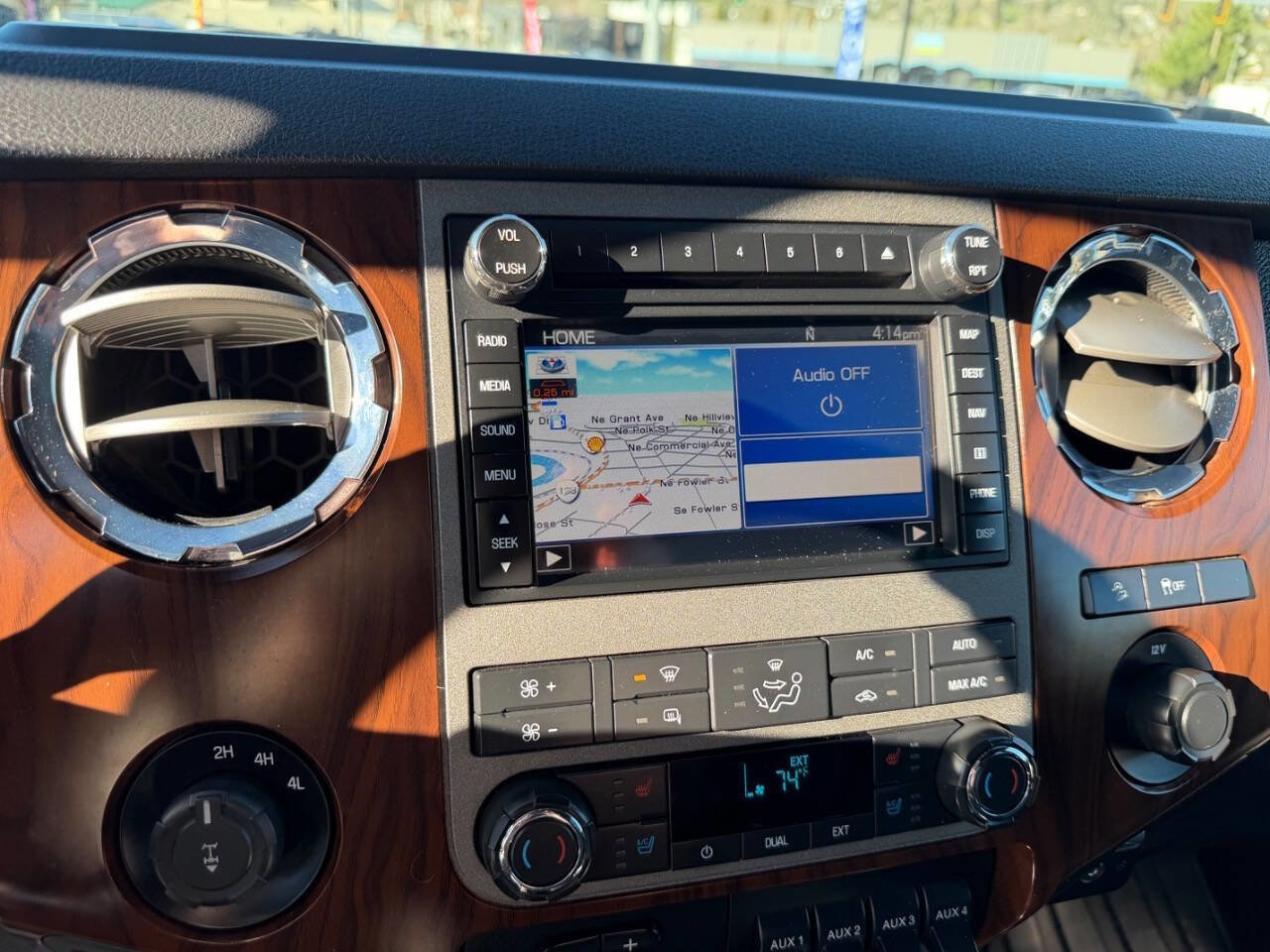 Used 2011 Ford F350 Lariat w/ Chrome Pkg image 11