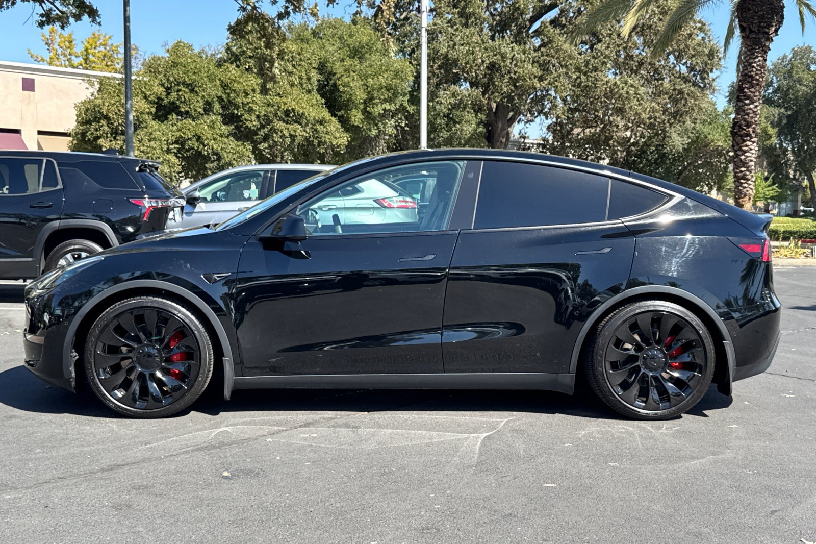 Used 2022 Tesla Model Y Performance AWD/4WD image 6