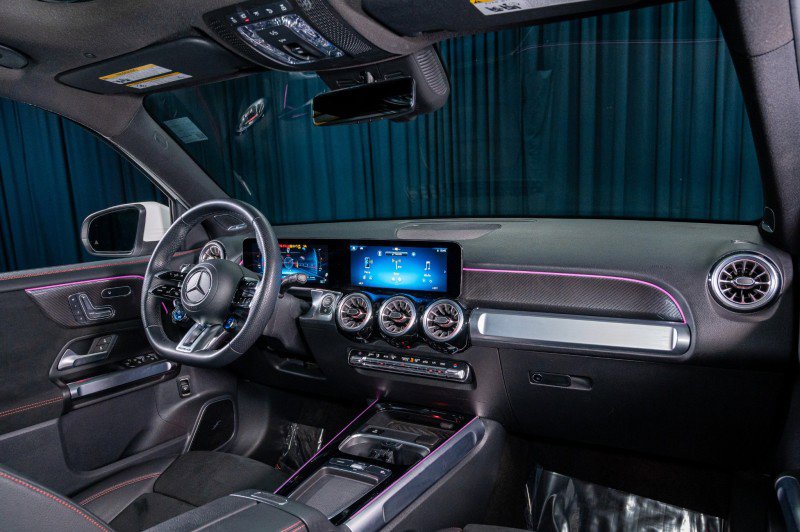 Certified 2025 Mercedes-Benz GLB 35 AMG 4MATIC image 4