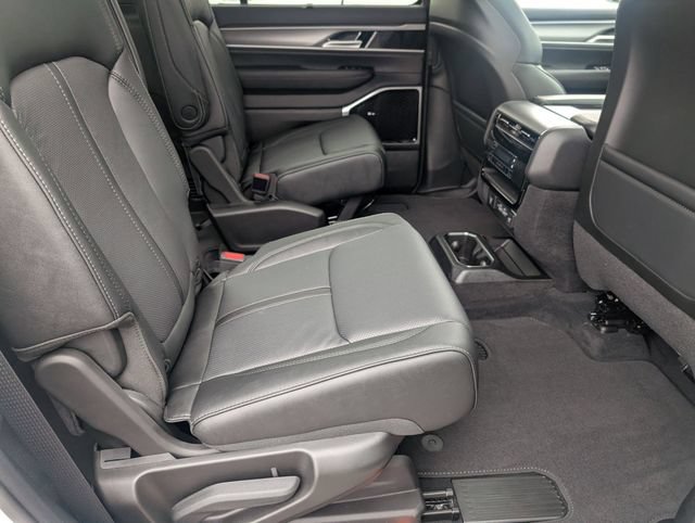 New 2026 Jeep Grand Wagoneer Limited AWD/4WD image 30