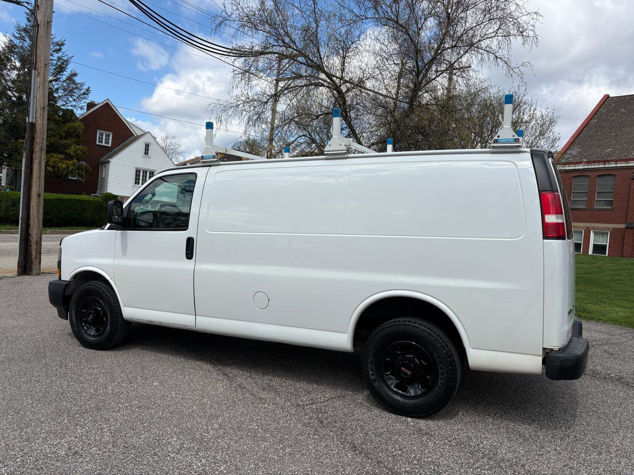 Used 2018 GMC Savana 2500 RWD image 5