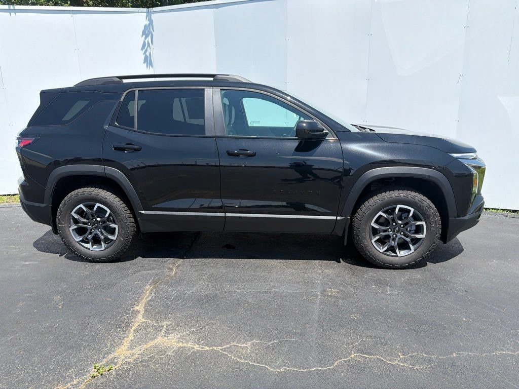 New 2027 Chevrolet Equinox ACTIV w/ LPO, Floor Liner Package FWD image 2