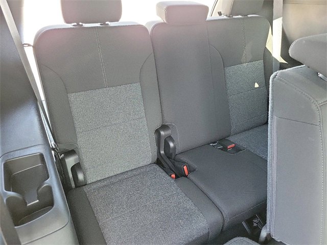 Used 2025 GMC Acadia Elevation image 22