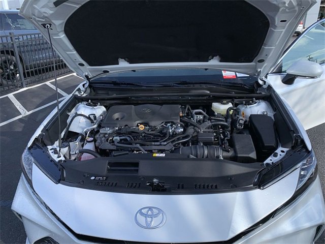 Used 2025 Toyota Camry XLE image 16