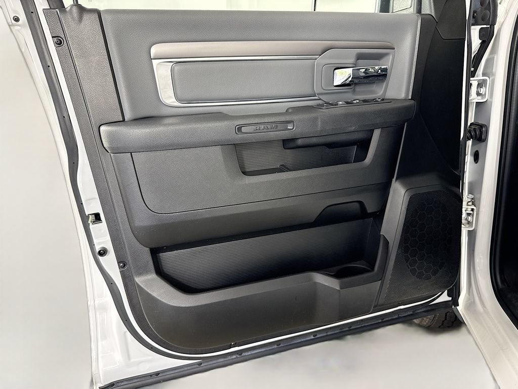 Used 2022 RAM 1500 Classic SLT RWD image 12