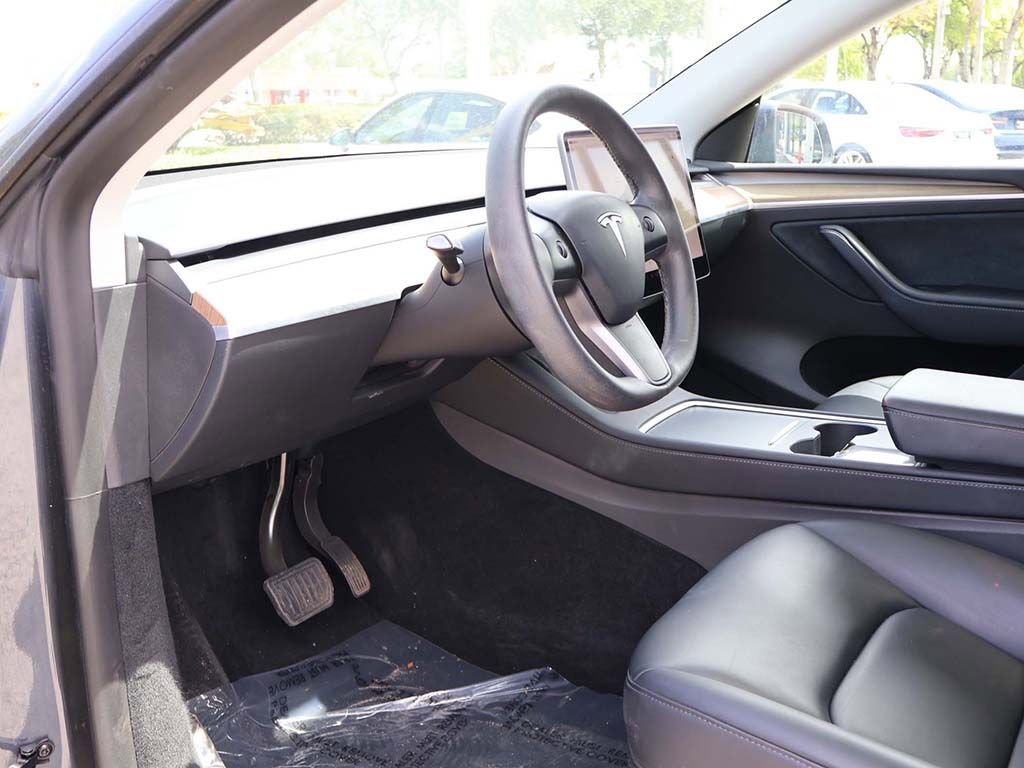 Used 2023 Tesla Model Y Long Range AWD/4WD image 27