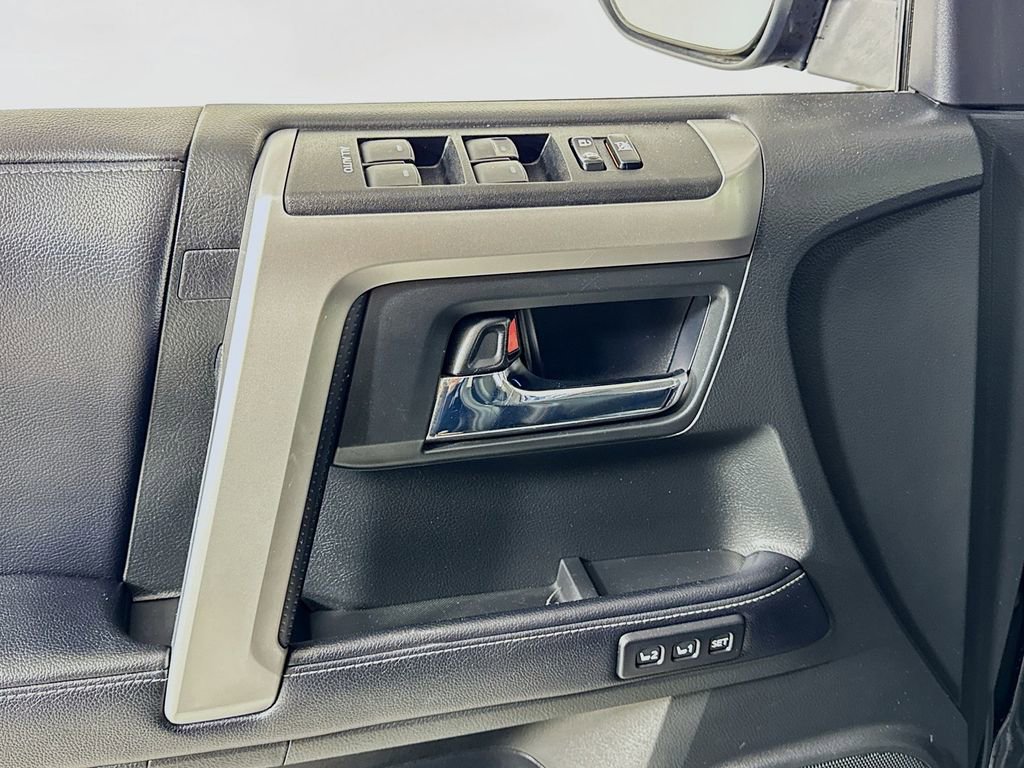 Used 2019 Toyota 4Runner Limited AWD/4WD image 17