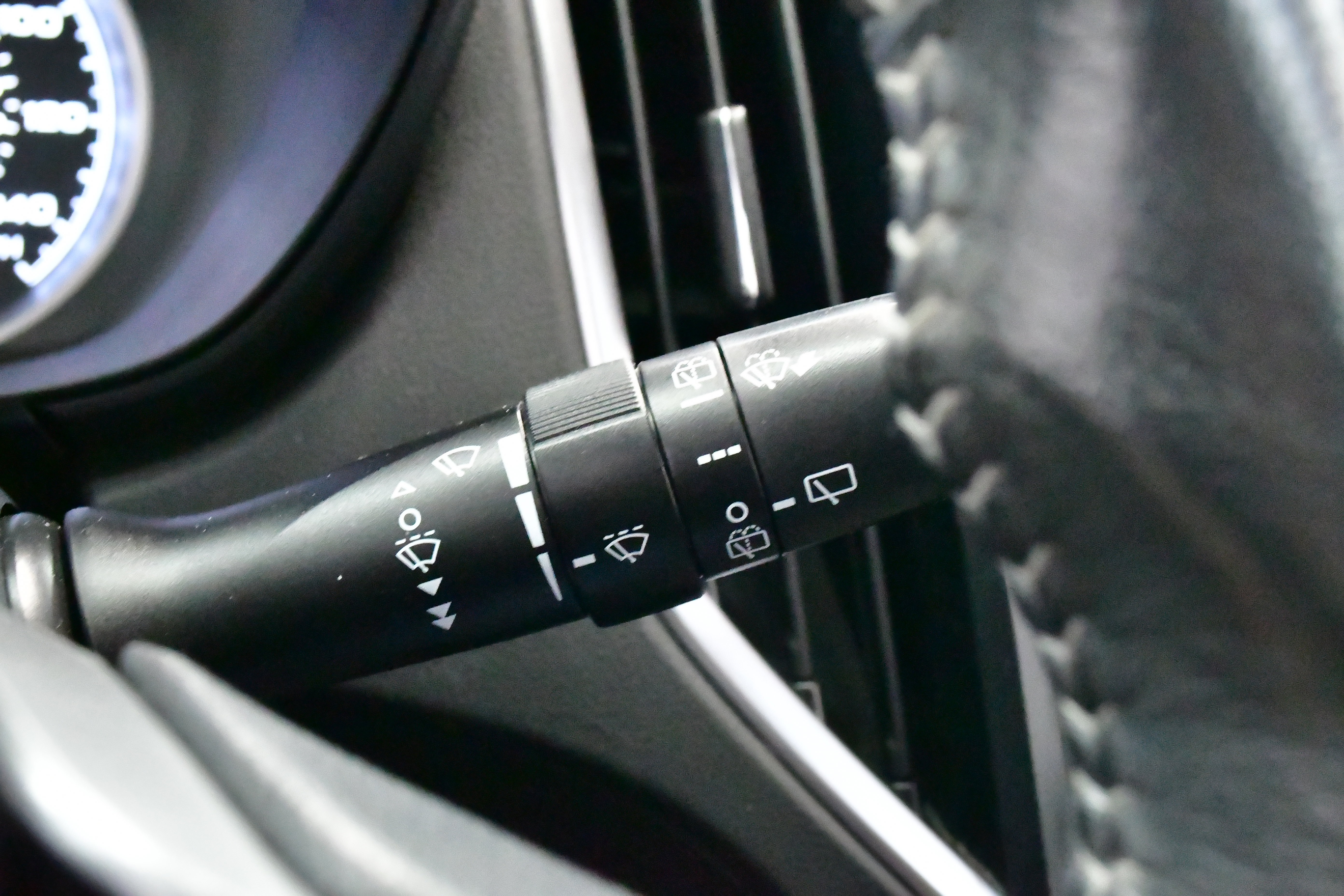 Used 2019 Subaru Forester Premium w/ All-Weather Package image 35