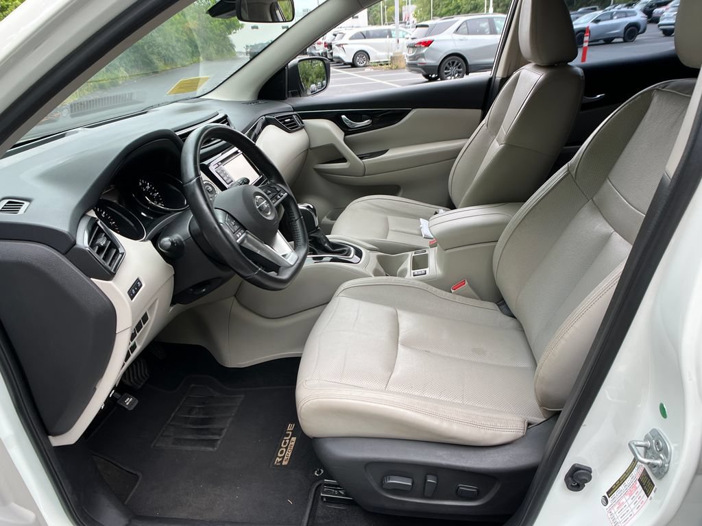 Used 2018 Nissan Rogue Sport SL w/ SL Premium Package AWD/4WD image 9