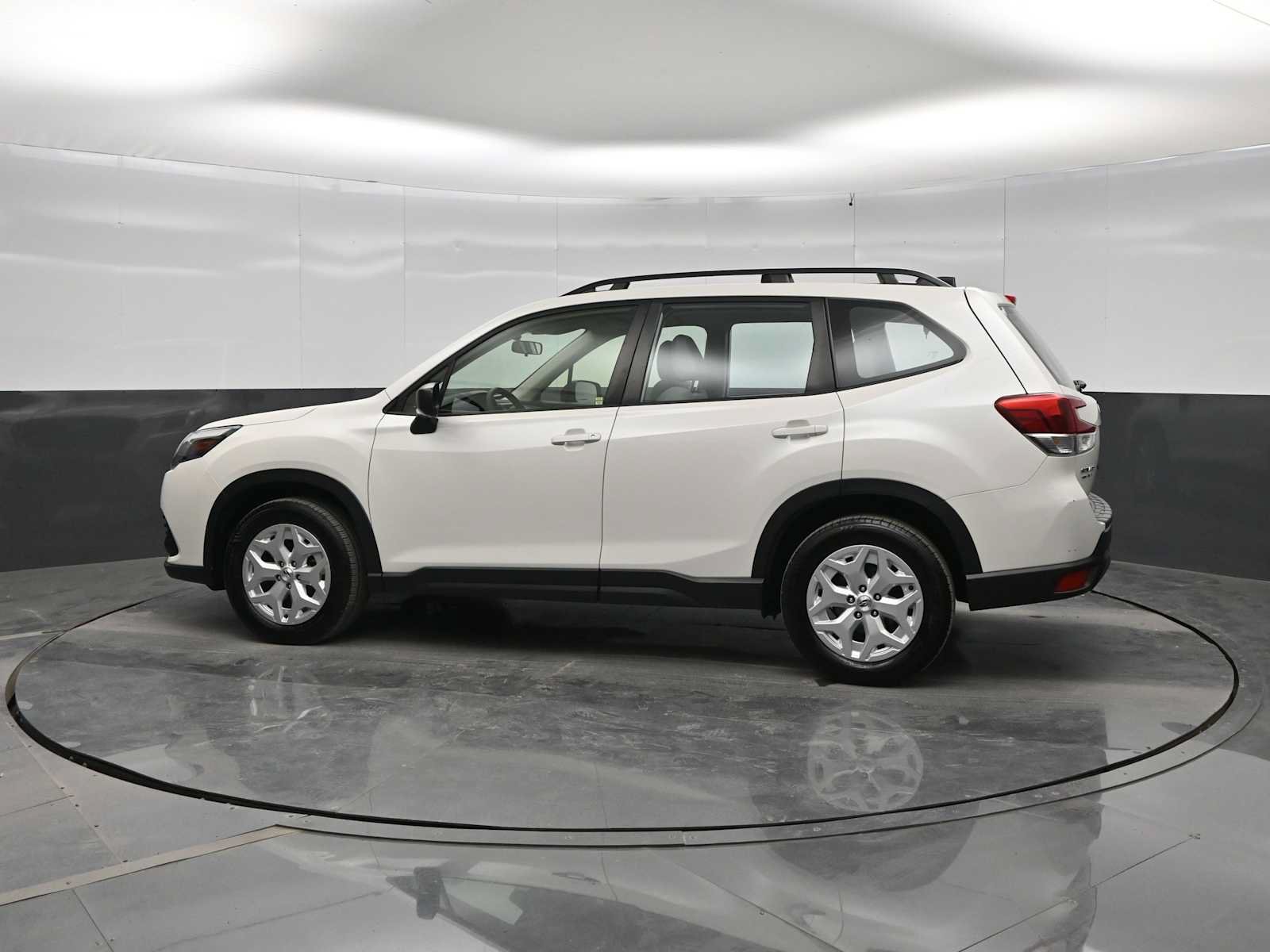 Used 2024 Subaru Forester AWD/4WD image 5