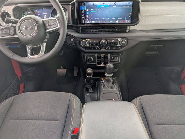 Used 2025 Jeep Wrangler Unlimited Sahara w/ Safety Group image 23