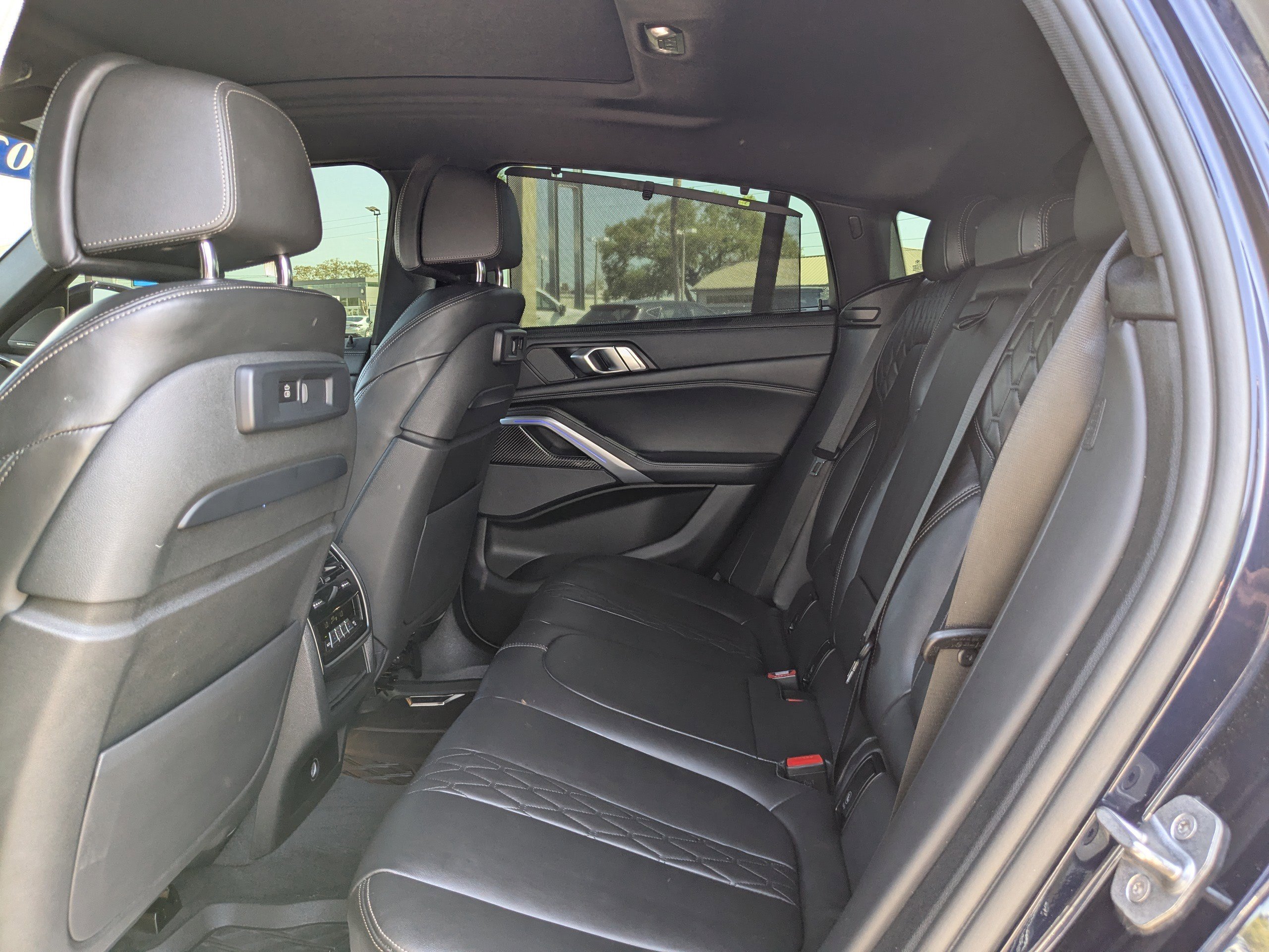 Used 2020 BMW X6 M50i w/ Executive Package image 14