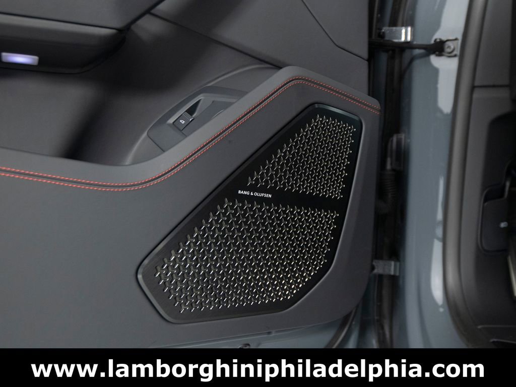 Used 2024 Lamborghini Urus S AWD/4WD image 14