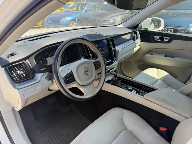 Used 2018 Volvo XC60 T5 Momentum w/ Convenience Package AWD/4WD image 8