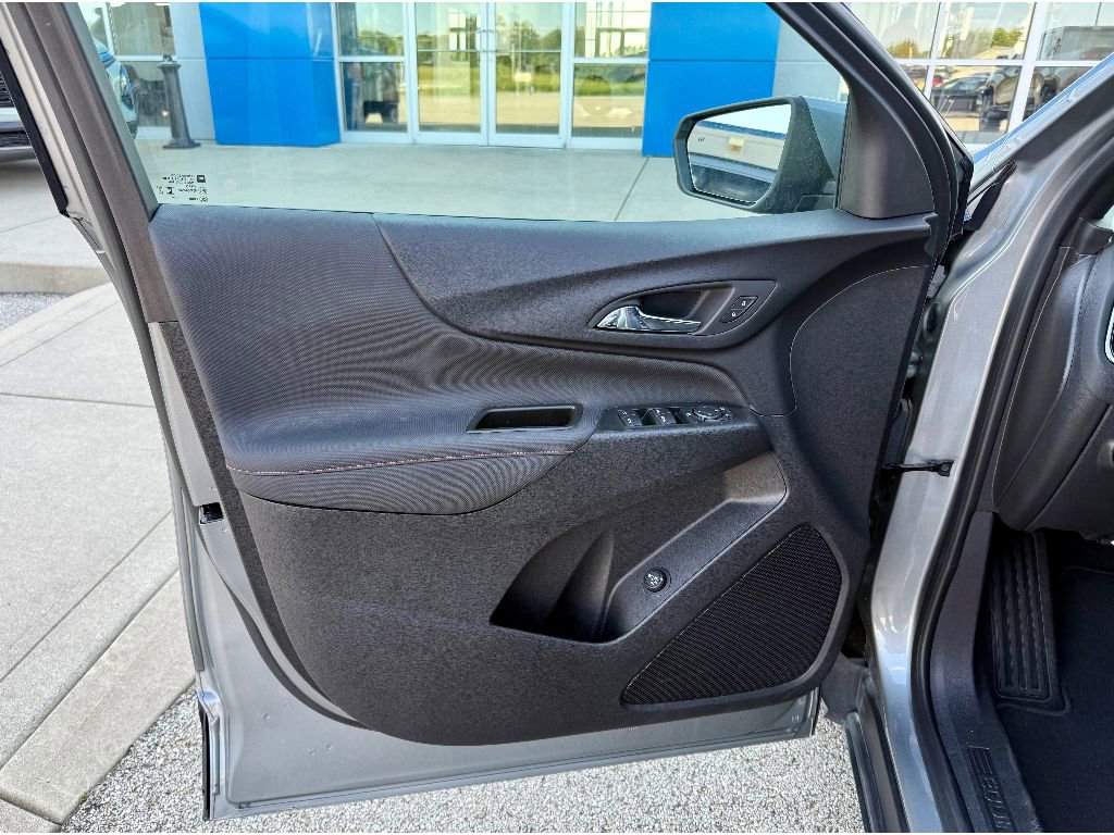 Used 2023 Chevrolet Equinox RS image 10