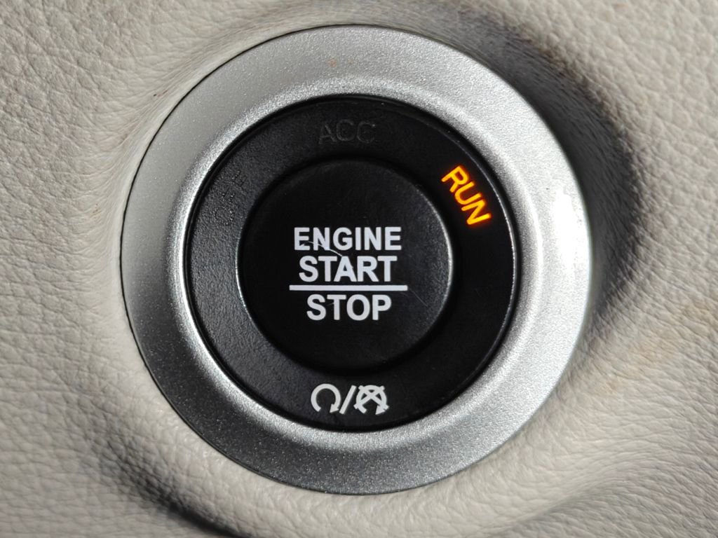 Used 2021 Chrysler Pacifica Touring-L image 12